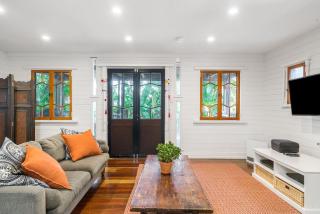 Longhouse - spacious 4 BR Belongil Beach retreat - Byron Bay - 1