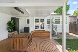 Johnno's Cottage - Prime Location - Sleeps 4 - Orange - 4