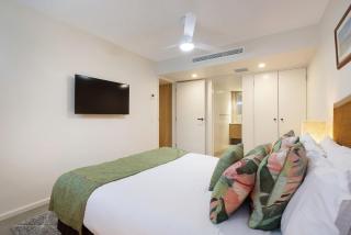 Pacific Blue - beachfront 2 BR apartment with pool - 6