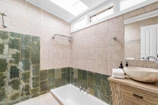 Starr Cottage - Quaint Cottage with a stunning pool - Close to everything Byron! - Byron Bay - 3