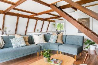 A Frame - 3 bedroom beachfront home - Scotts Head - 4