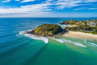 A Frame - 3 bedroom beachfront home - Scotts Head - 9