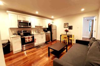 Modern Cozy Unit Near Geno's & Pat's - Philadelphia - 9