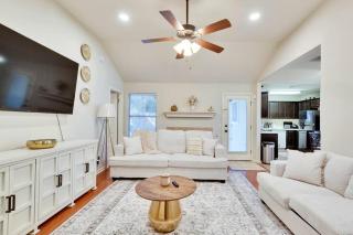 Charming and Comfort 3BR/2BA Retreat in Kyle - Kyle - 0