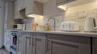 Luxury Cardiff Apartment with Free parking, Free high-speed internet, Fully Equipped Kitchen - Cardiff - 5