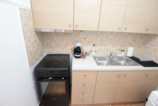 Minimal apartment in koukaki - 5