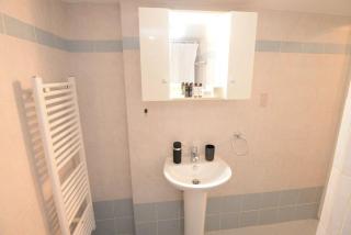 Minimal apartment in koukaki - 1