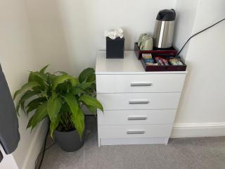 Double Bedroom with TV in Sudbury Hill Wembley - 10 mins from Wembley Stadium - Harrow on the Hill - 5