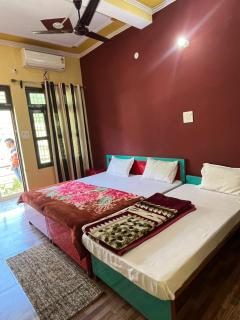 GIRISH ALAY HOME STAY - 7