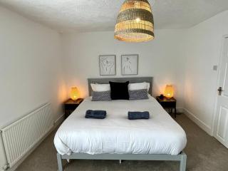 Charming Terrace Home, Nantwich -Near train station & Town - Nantwich - 0