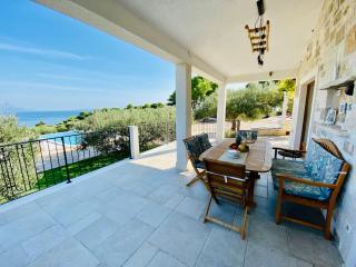 Unique villa in olive field with salted swimming pool-Villa Frida - Sumartin - 3
