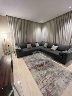 Modern 3 Bedroom Flat - Riyad - 6