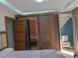Luxury furnished new apartment al muhandessin شقة جديدة مفروشة سوبر لوكس المهندسين جامعة الدول - Il Cairo - 2
