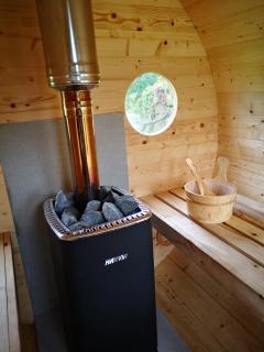 Sauna, balia i drewniana chata nad rzeką - - 7