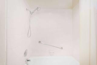 Days Inn by Wyndham Socorro - 5