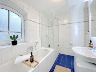 Snug Stays I 3 Zimmer Design Apartment am See mit Garten I Home Office I Highspeed Wifi - Wessling - 4