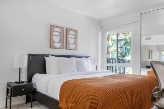 Burbank 1BR w WD Pool Gym nr WF TJ LAX-719 - 2