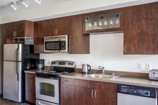 Wallingford studio w storage wd nr bars SEA-624 - Seattle - 6