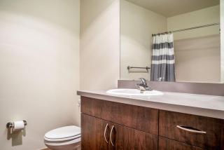 Wallingford studio w storage wd nr bars SEA-624 - 1