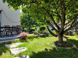 10 min to Disneyland Paris, a T3 renewed in a big house, all equiped for 4 or 6 persons - 8