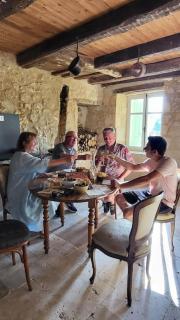 Airbnb: Vieilles Pierres et Rivière en Périgord - 4