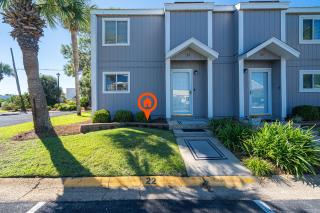 SOUTH BAY BY THE GULF- Private beach access, Community pool, Foosball - Destin - 9