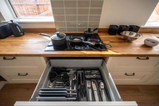 Newly Refurbished Three Bed House at Ipswich with Free Parking - 5