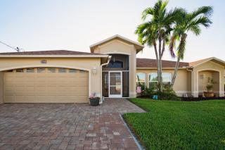 Cape Coral Comfort: Your 3BR Family Getaway! - Cape Coral - 6