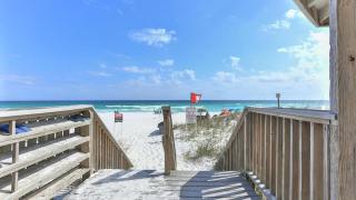 SOUTH BAY BY THE GULF- Private beach access, Community pool, Foosball - 7