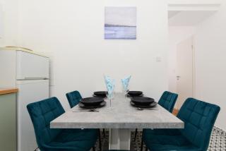 Akacfa 7 City Center Beautiful Apartment - 8