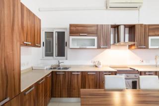 Stylish & Super Central 2BR apartment by 360 Estates - Msida - 5