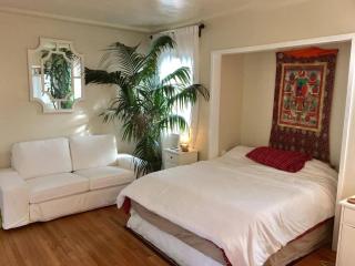 Echo Park Home with Yard Your Private Oasis in the Heart of LA! - Los Angeles - 0