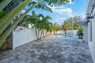Renovated + 2MI from Beach + Heated Pool +Grill - Fort Lauderdale - 3