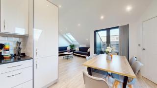 Penthouse Style Apartment - London - 5