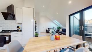 Penthouse Style Apartment - London - 3