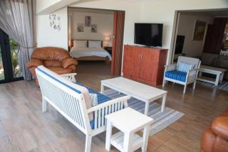 New Listing- 33 Laguna Grove on the water - Knysna - 2
