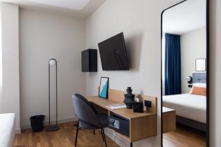 The Poet Hotel - 4