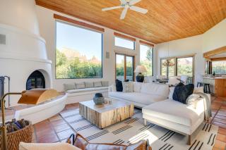 Red Rock Views Uptown Sedona Home Near Trails! - Sedona - 0