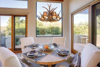 Red Rock Views Uptown Sedona Home Near Trails! - Sedona - 2