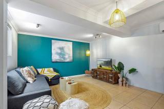 Quaint and Cosy - 200m to Vibrant Moffat Beach - 9