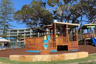 Quaint and Cosy - 200m to Vibrant Moffat Beach - 4