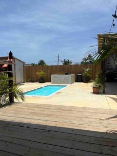 El Camper RV with pool. - 3