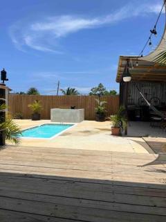El Camper RV with pool. - 4