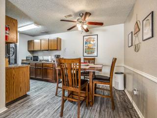 OU Boomer, Pool, Gym, Hi Speed WIFI, One Mile To OU & Stadium! - Norman - 5