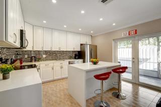Walk to Hollywood Beach Luxury 4BR Villa - Hollywood - 2
