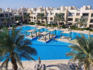 Mangroovy 2BR with roof - 0