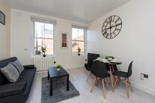 Central Two Bed Flat Kings Lynn - 6