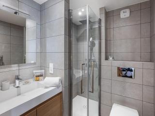 Chalet Mitoyen de Luxe, 4 Chambres en Suite, Proche Centre et Remontées, Parking, Animaux Acceptés - FR-1-563-137 - Courchevel - 3