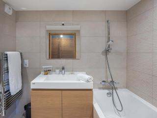 Chalet mitoyen exceptionnel à Courchevel 1650, 4 chambres en suite, animaux admis - FR-1-563-137 - 2