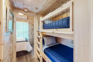 Cabin on Loye & Sunrise Cabin - 2